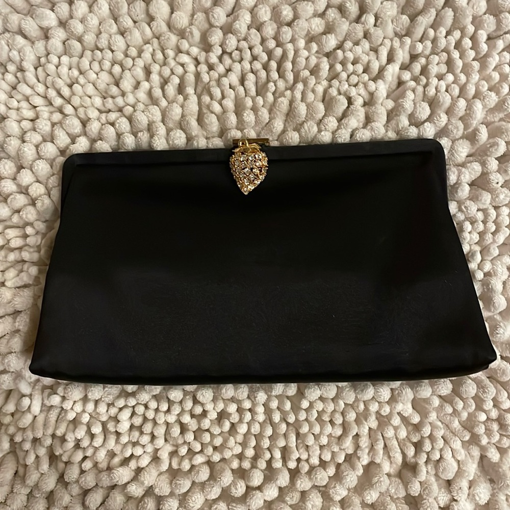 Sam’s Fifth Avenue Vintage Purae